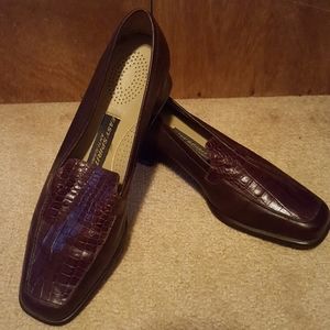 Easy Spirit slip on shoes